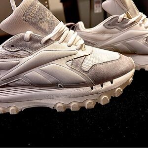 Cardi B Reebok in Like new condition could pass as new women’s 8